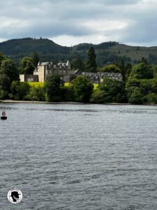 Loch Lomond Stirling Castle and the Kelpies - Image on of a house on the shores of Loch Lomond