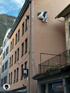 Exterior picture of the guest house of the Hey Hotel in Interlaken Switzerland